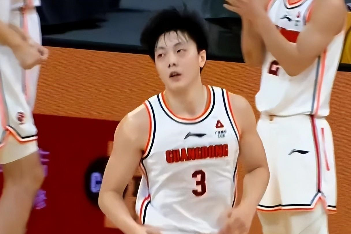 伊拉克队球员出色发挥，为球队赢球