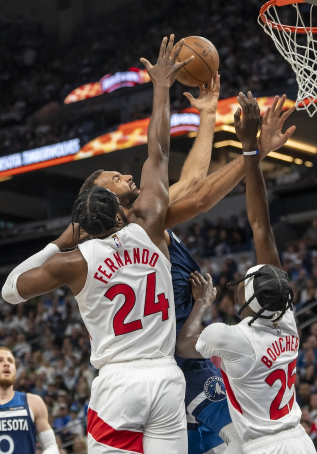 猛龙队战胜开拓者，实现两连胜