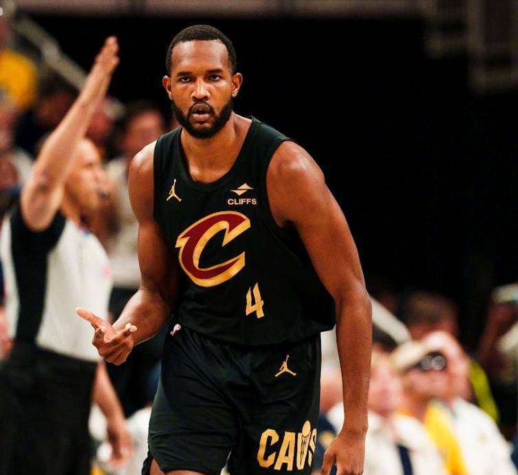 关于步行者队遭遇惨败，主帅发表调整计划的信息