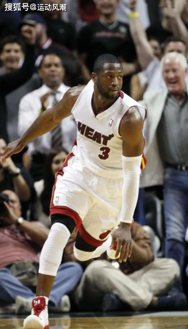 波波维奇：韦德成就卓越，是一位传奇球员