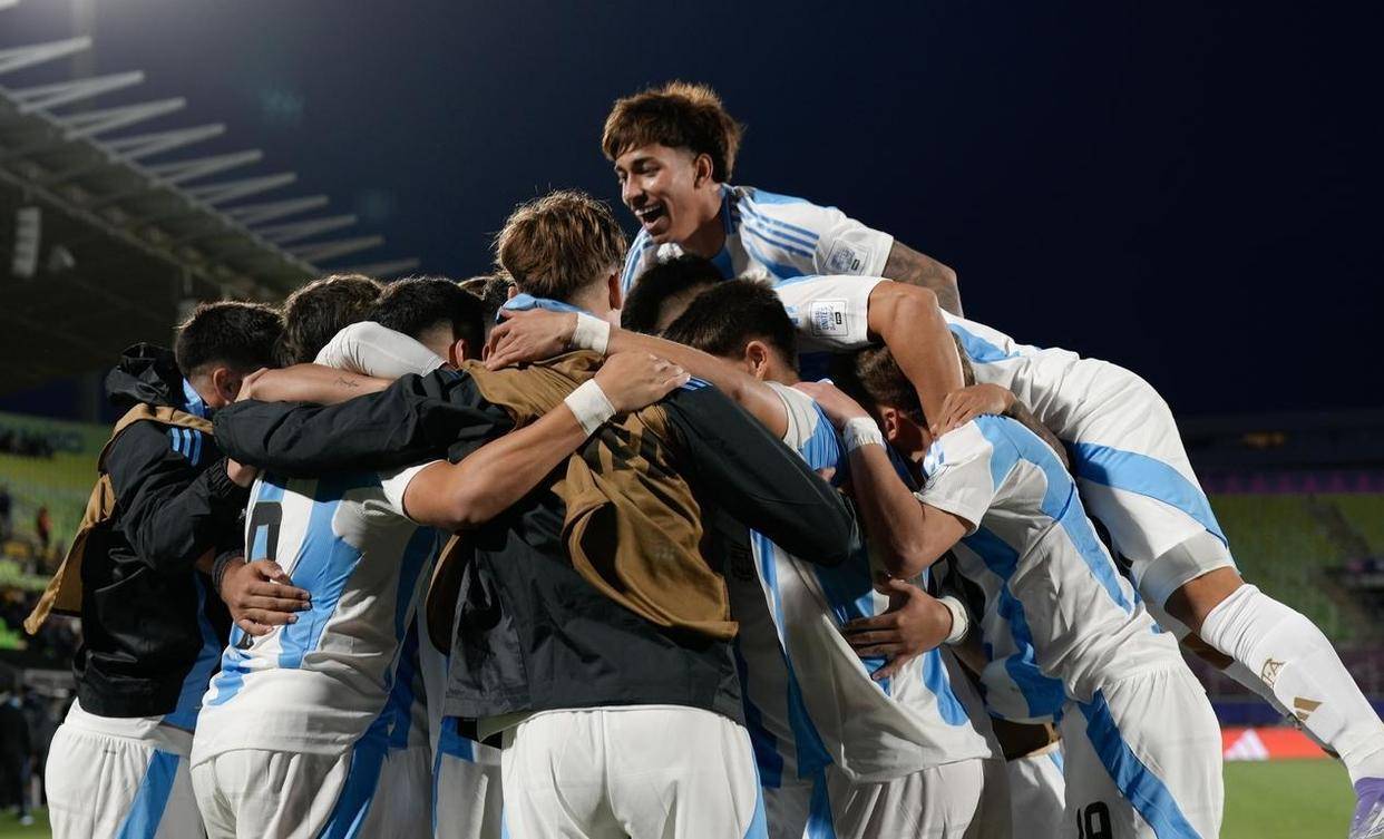 阿根廷球队战胜墨西哥，取得连胜